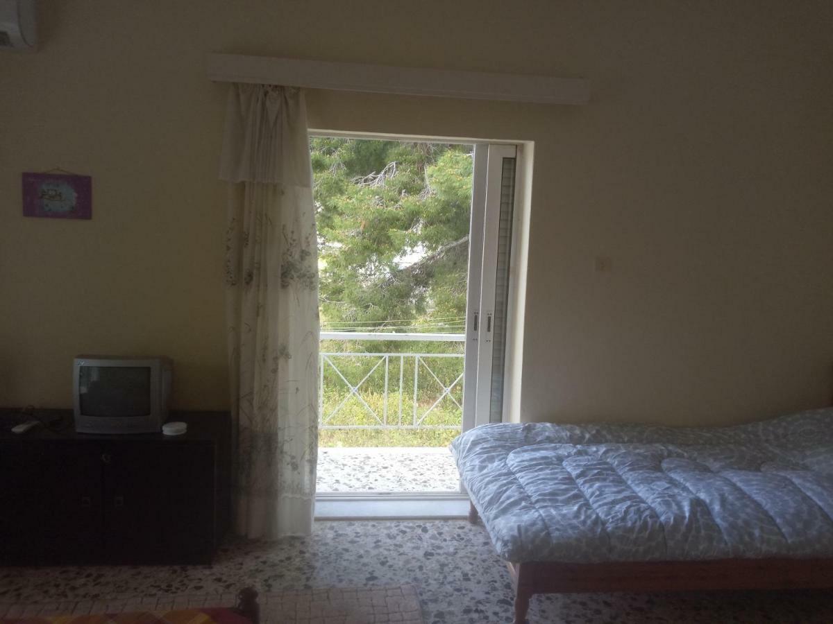 Vangelis House Near Athens Airport Artemida  Luaran gambar